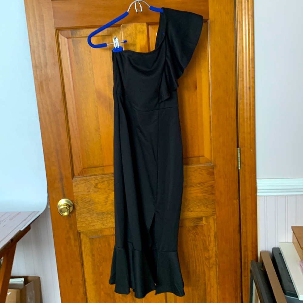 Black Ruffle sleeve dress